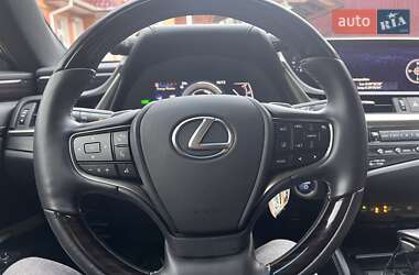 Седан Lexus ES 2019 в 