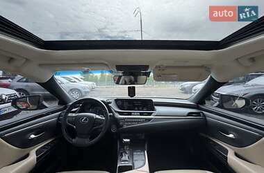 Седан Lexus ES 2019 в Киеве