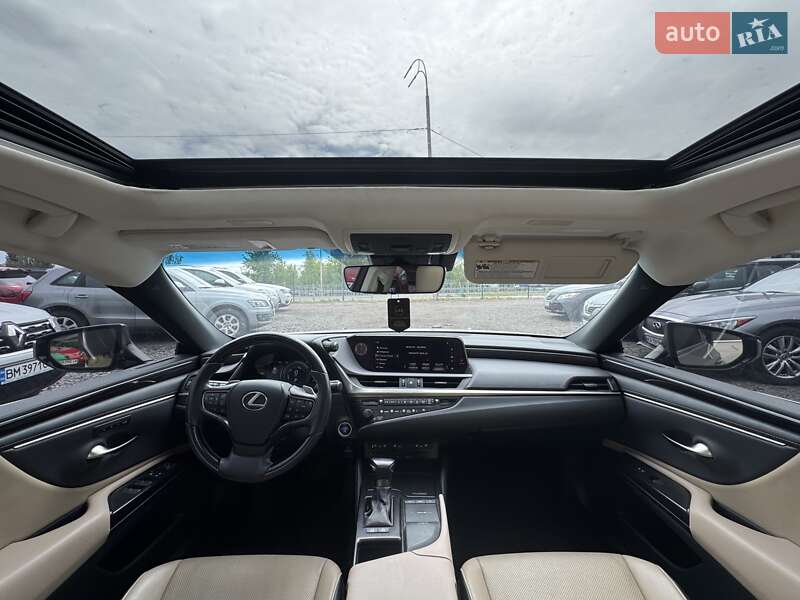 Седан Lexus ES 2019 в Киеве