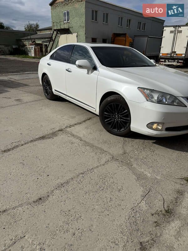 Седан Lexus ES 2011 в Броварах