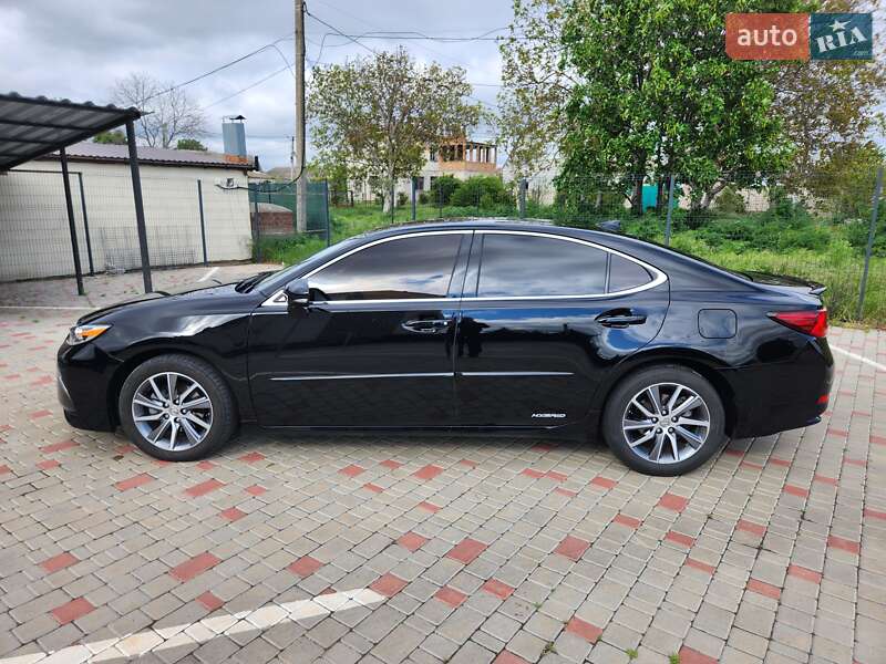 Седан Lexus ES 2016 в Одесі