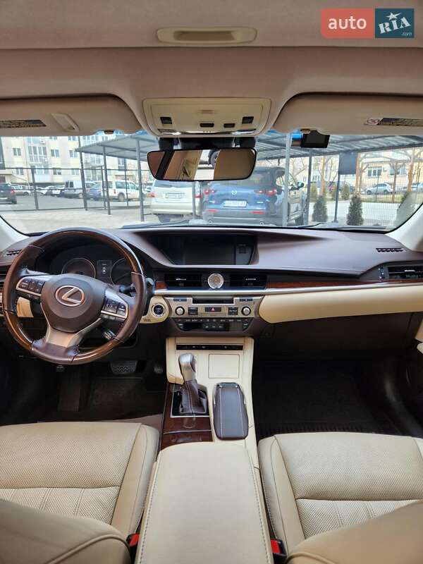 Седан Lexus ES 2016 в Одесі