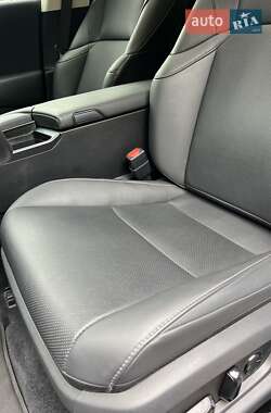 Седан Lexus ES 2020 в 