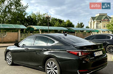 Седан Lexus ES 2019 в 
