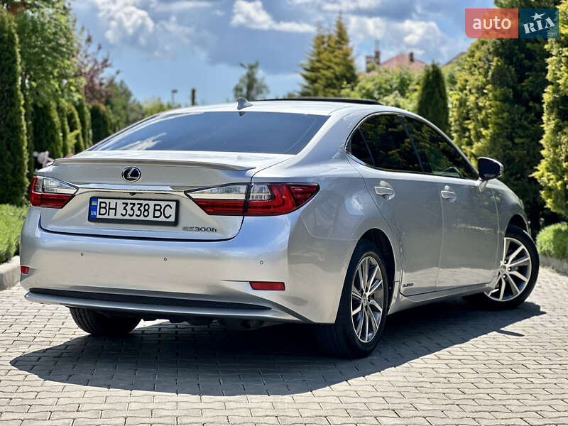 Седан Lexus ES 2015 в Одессе