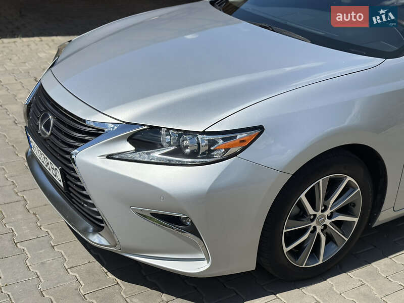 Седан Lexus ES 2015 в Одессе