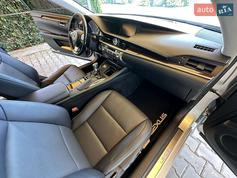 Седан Lexus ES 2015 в Одессе
