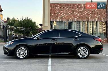 Седан Lexus ES 2016 в 