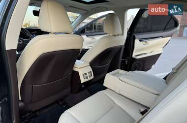 Седан Lexus ES 2016 в 