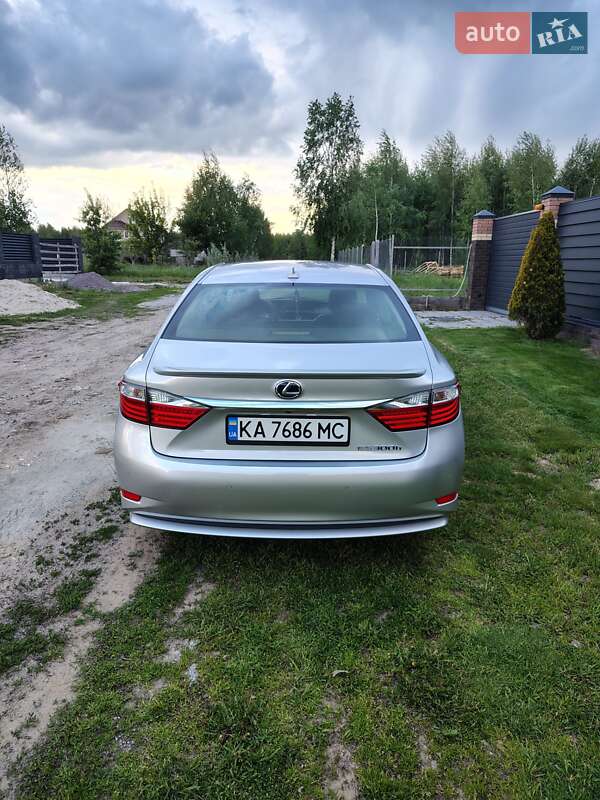Седан Lexus ES 2012 в Києві