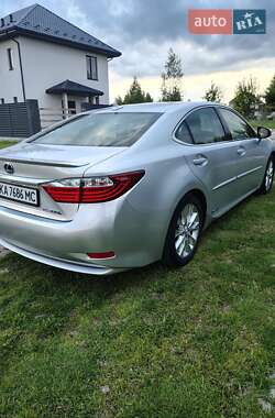 Седан Lexus ES 2012 в 