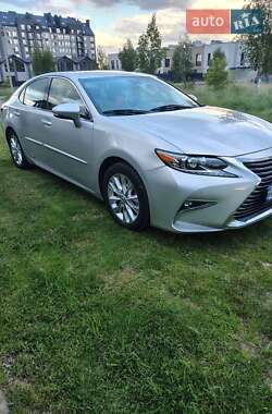 Седан Lexus ES 2012 в 