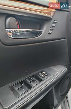 Седан Lexus ES 2012 в 