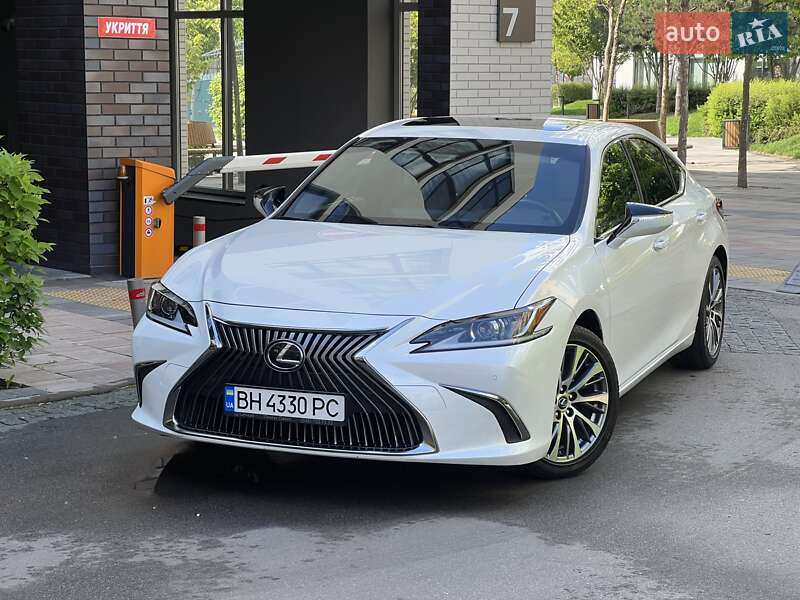 Седан Lexus ES 2020 в 