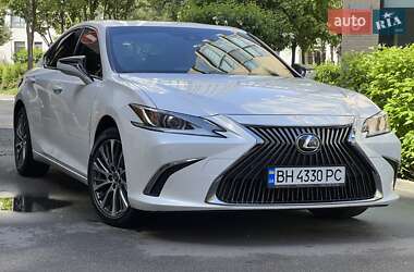 Седан Lexus ES 2020 в 
