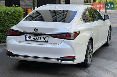 Седан Lexus ES 2020 в 