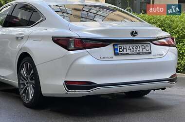 Седан Lexus ES 2020 в 