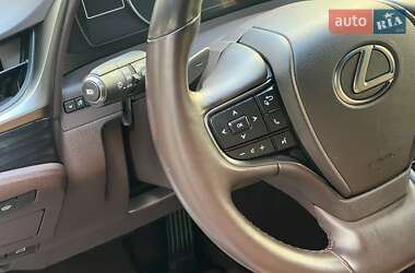 Седан Lexus ES 2020 в 