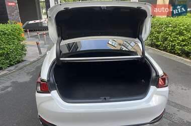Седан Lexus ES 2020 в 