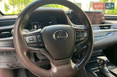 Седан Lexus ES 2020 в 
