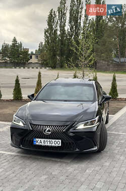Седан Lexus ES 2018 в 