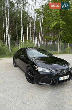 Седан Lexus ES 2018 в 