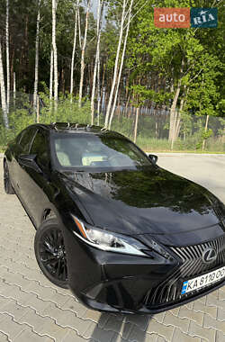 Седан Lexus ES 2018 в 