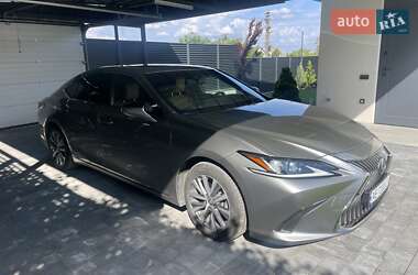 Седан Lexus ES 2019 в 