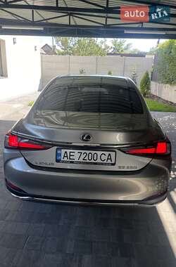 Седан Lexus ES 2019 в 