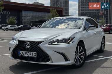 Седан Lexus ES 2019 в Киеве