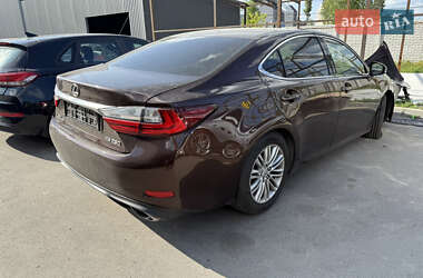 Седан Lexus ES 2016 в Киеве