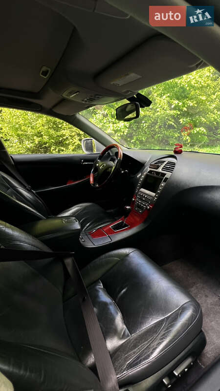 Седан Lexus ES 2008 в Жовкві