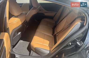 Седан Lexus ES 2022 в 