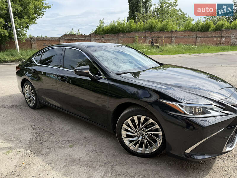 Седан Lexus ES 2022 в Кропивницком