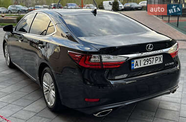 Седан Lexus ES 2018 в 