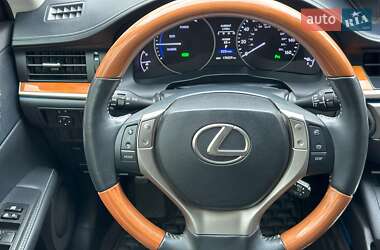 Седан Lexus ES 2012 в 