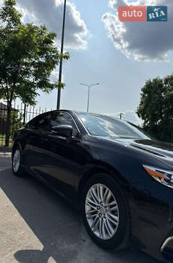 Седан Lexus ES 2017 в 