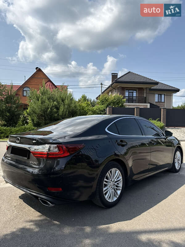 Седан Lexus ES 2017 в Киеве