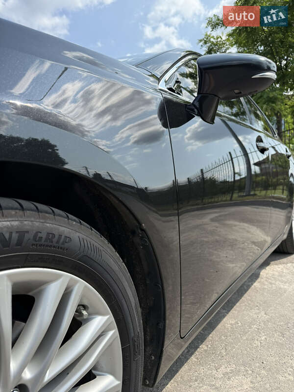 Седан Lexus ES 2017 в Киеве