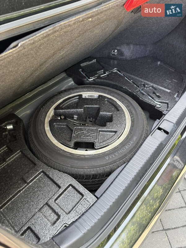 Седан Lexus ES 2017 в Киеве