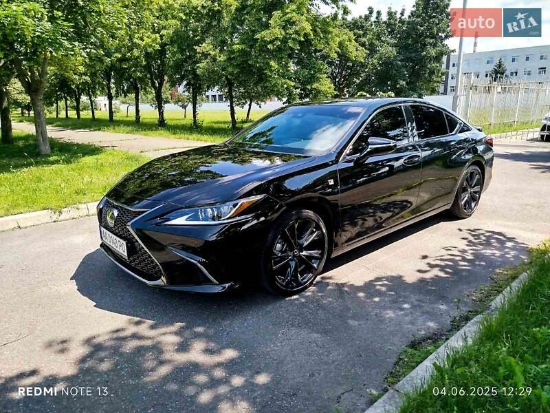 Седан Lexus ES 2022 в Києві