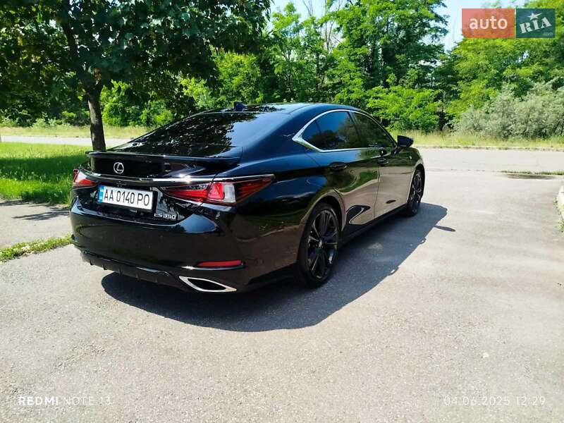 Седан Lexus ES 2022 в Києві