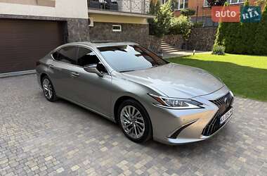 Седан Lexus ES 2021 в 
