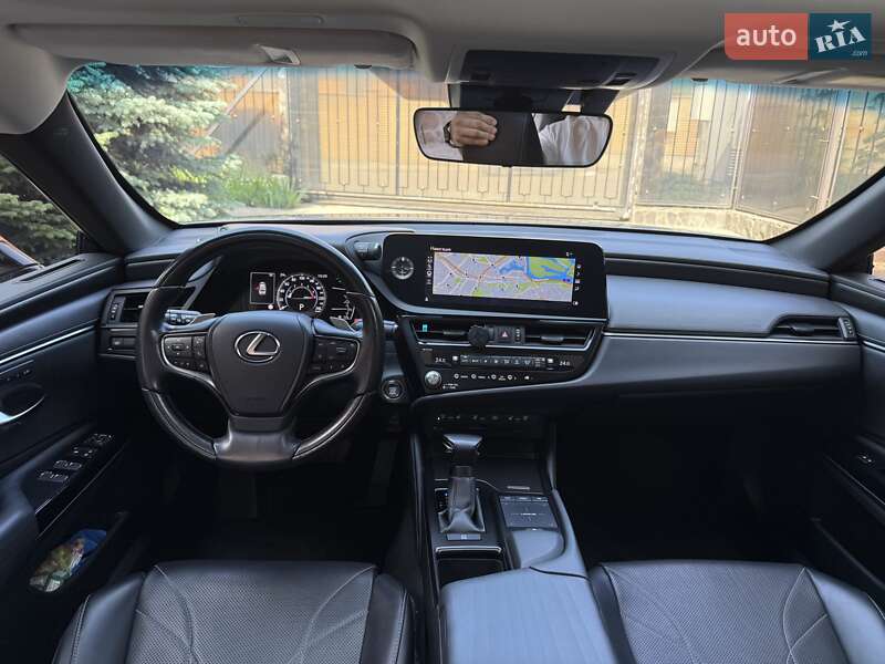 Седан Lexus ES 2021 в Киеве