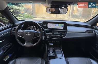 Седан Lexus ES 2021 в 