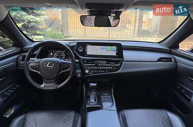 Седан Lexus ES 2021 в 