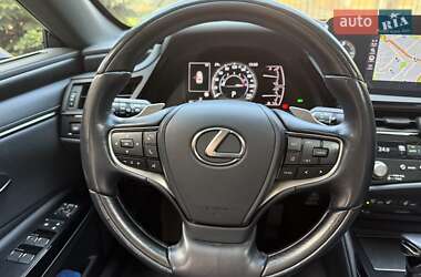 Седан Lexus ES 2021 в 