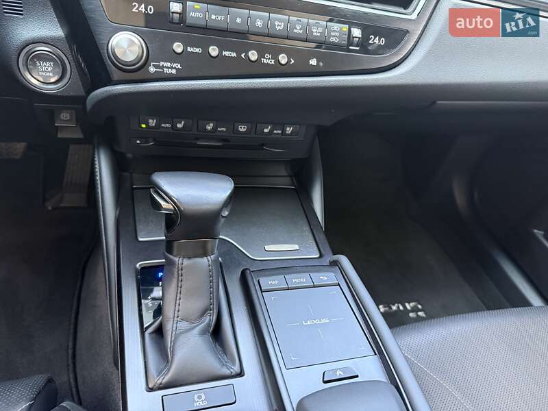 Седан Lexus ES 2021 в Киеве