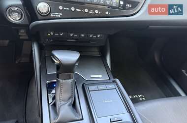 Седан Lexus ES 2021 в 