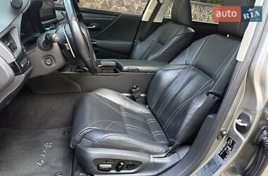 Седан Lexus ES 2021 в 